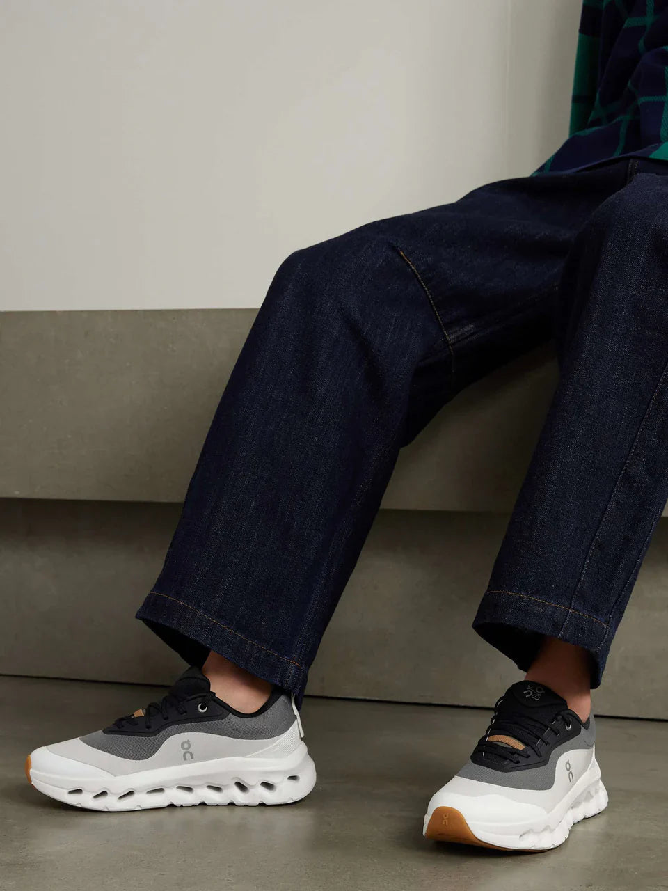 On Cloud × Loewe — Cloudtilt Gris Blanc